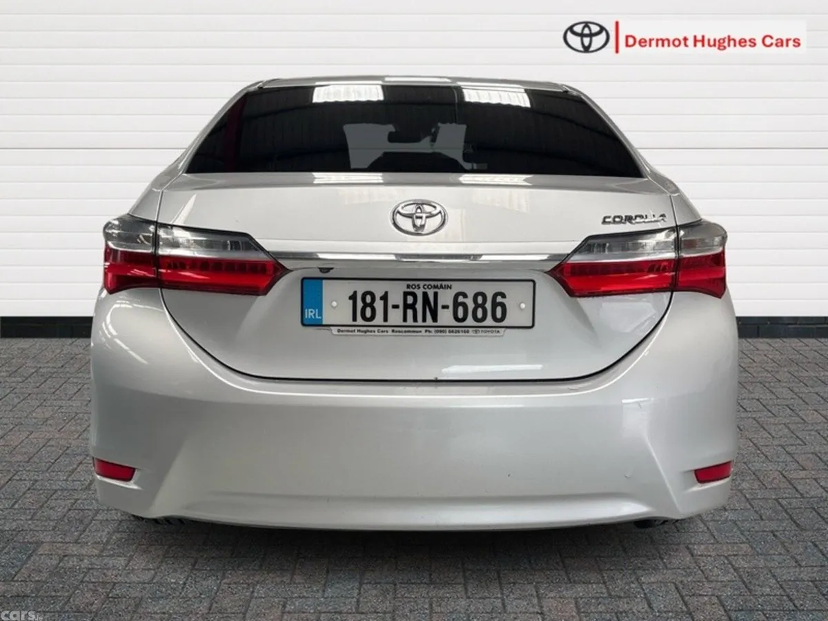 Toyota Corolla Saloon, Diesel, 2018, Silver
