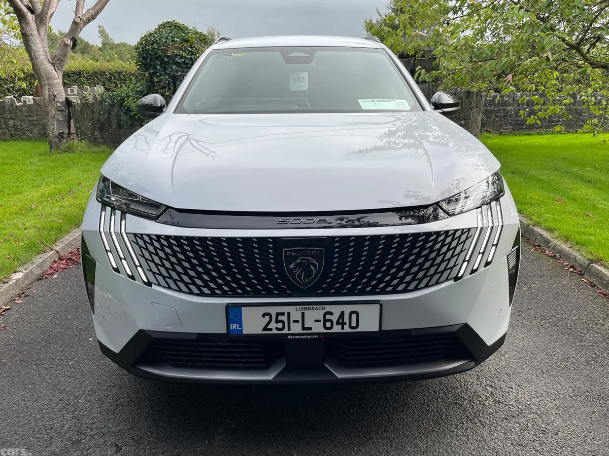 Peugeot 5008 MPV, Petrol, 2025, White