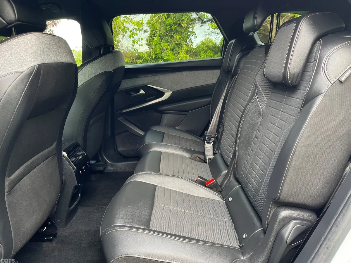 Peugeot 5008 MPV, Petrol, 2025, White