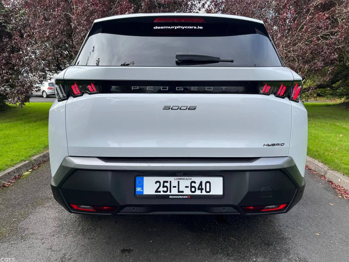 Peugeot 5008 MPV, Petrol, 2025, White
