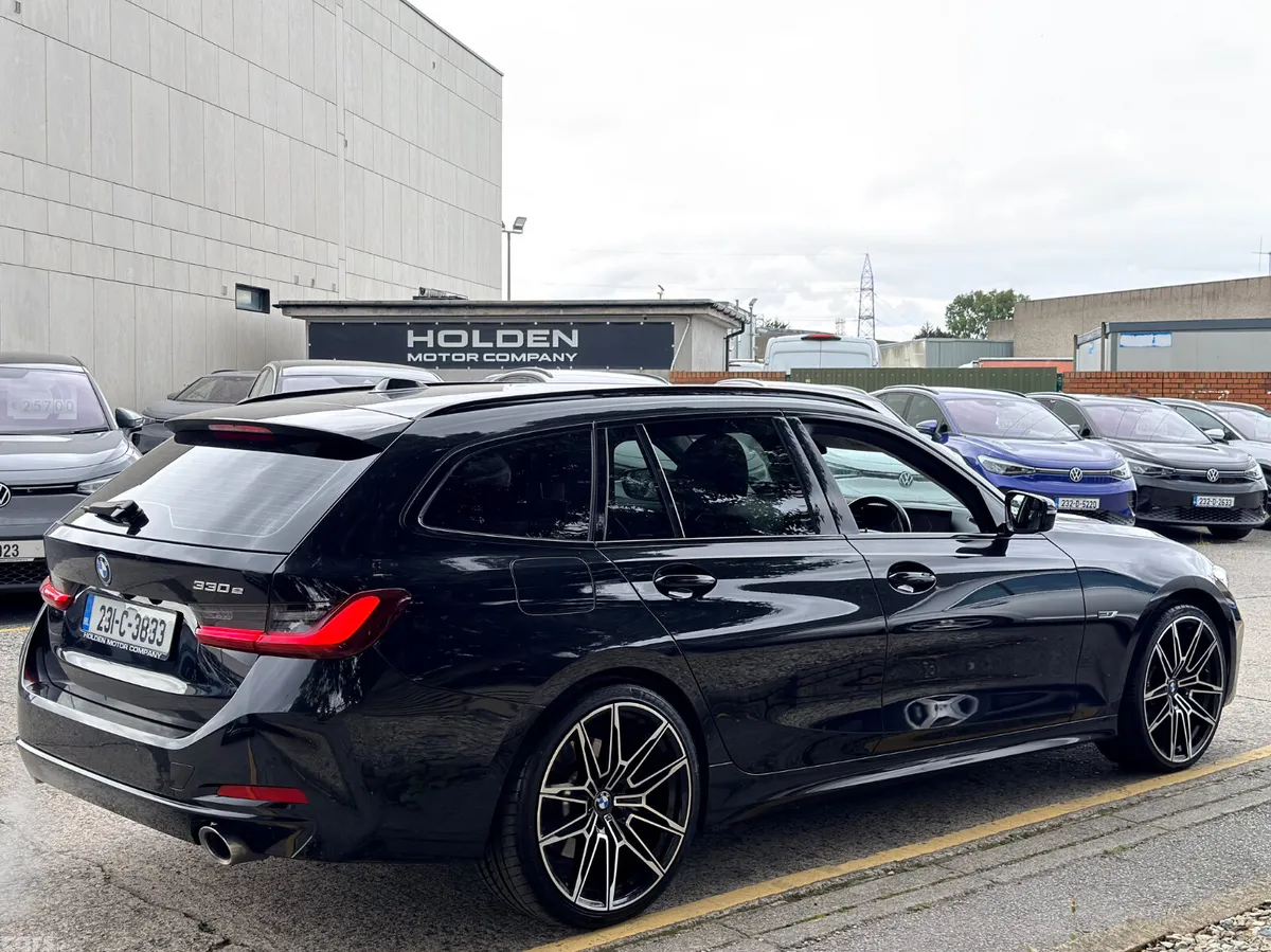 BMW 3-Series Estate, Petrol Plug-in Hybrid, 2023, Black