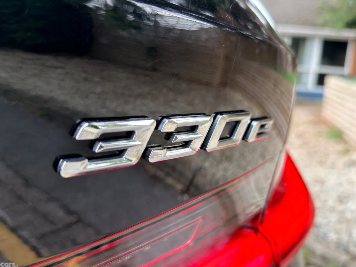 BMW 3-Series Estate, Petrol Plug-in Hybrid, 2023, Black