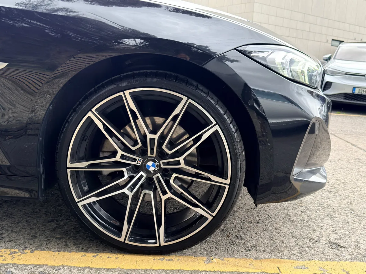 BMW 3-Series Estate, Petrol Plug-in Hybrid, 2023, Black