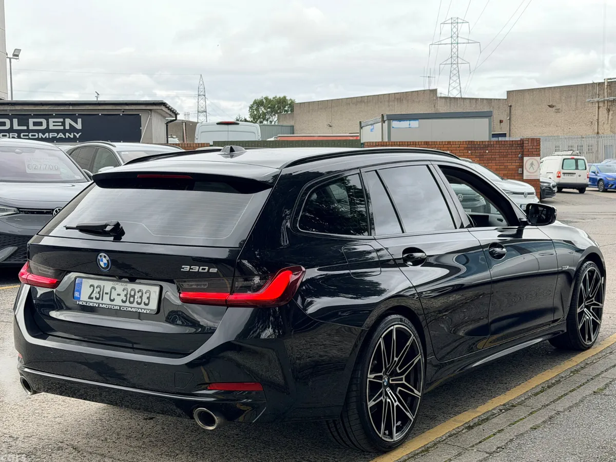 BMW 3-Series Estate, Petrol Plug-in Hybrid, 2023, Black