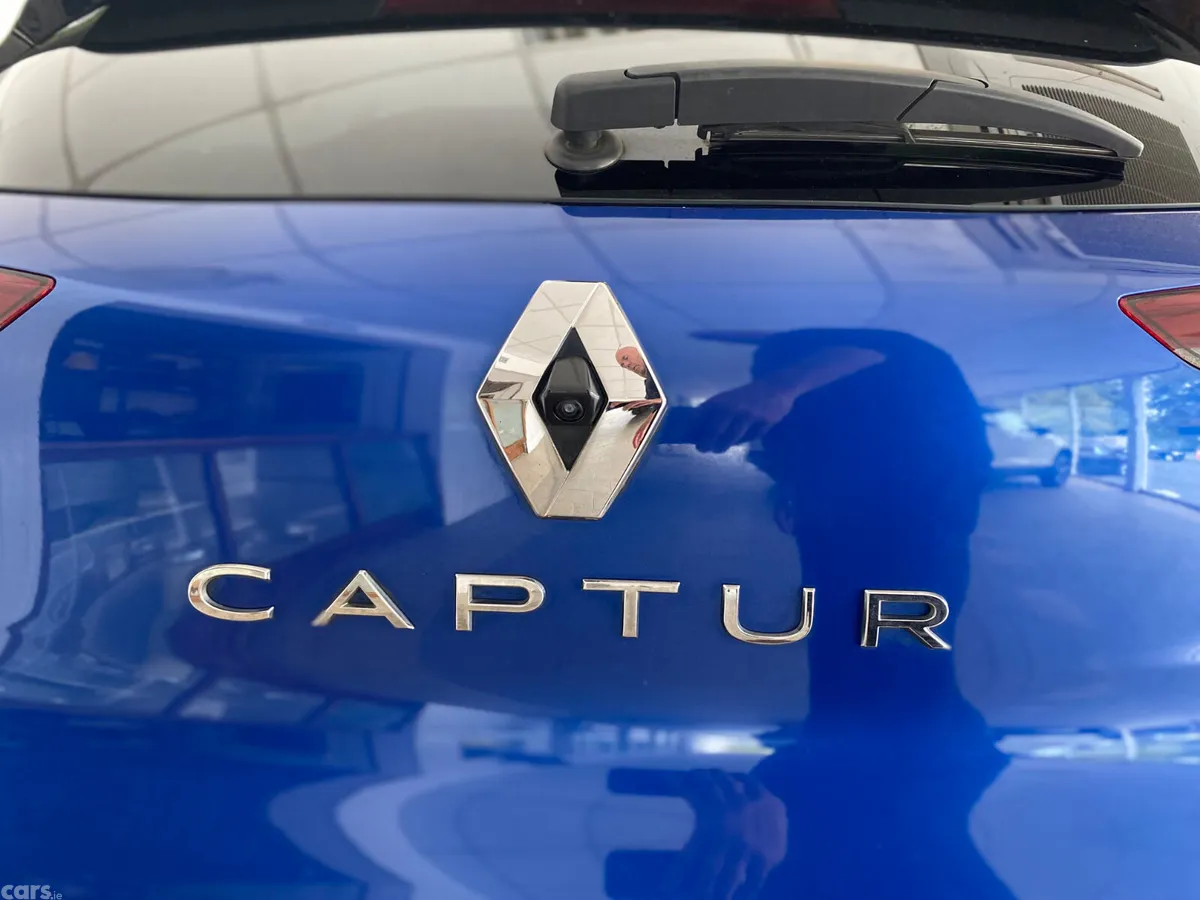 Renault Captur Hatchback, Petrol Plug-in Hybrid, 2021, Blue