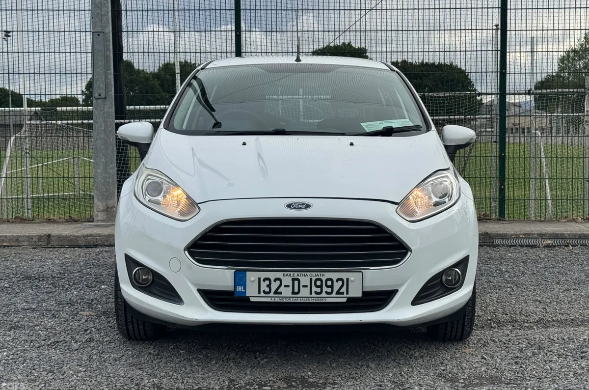 Ford Fiesta Hatchback, Diesel, 2013, White