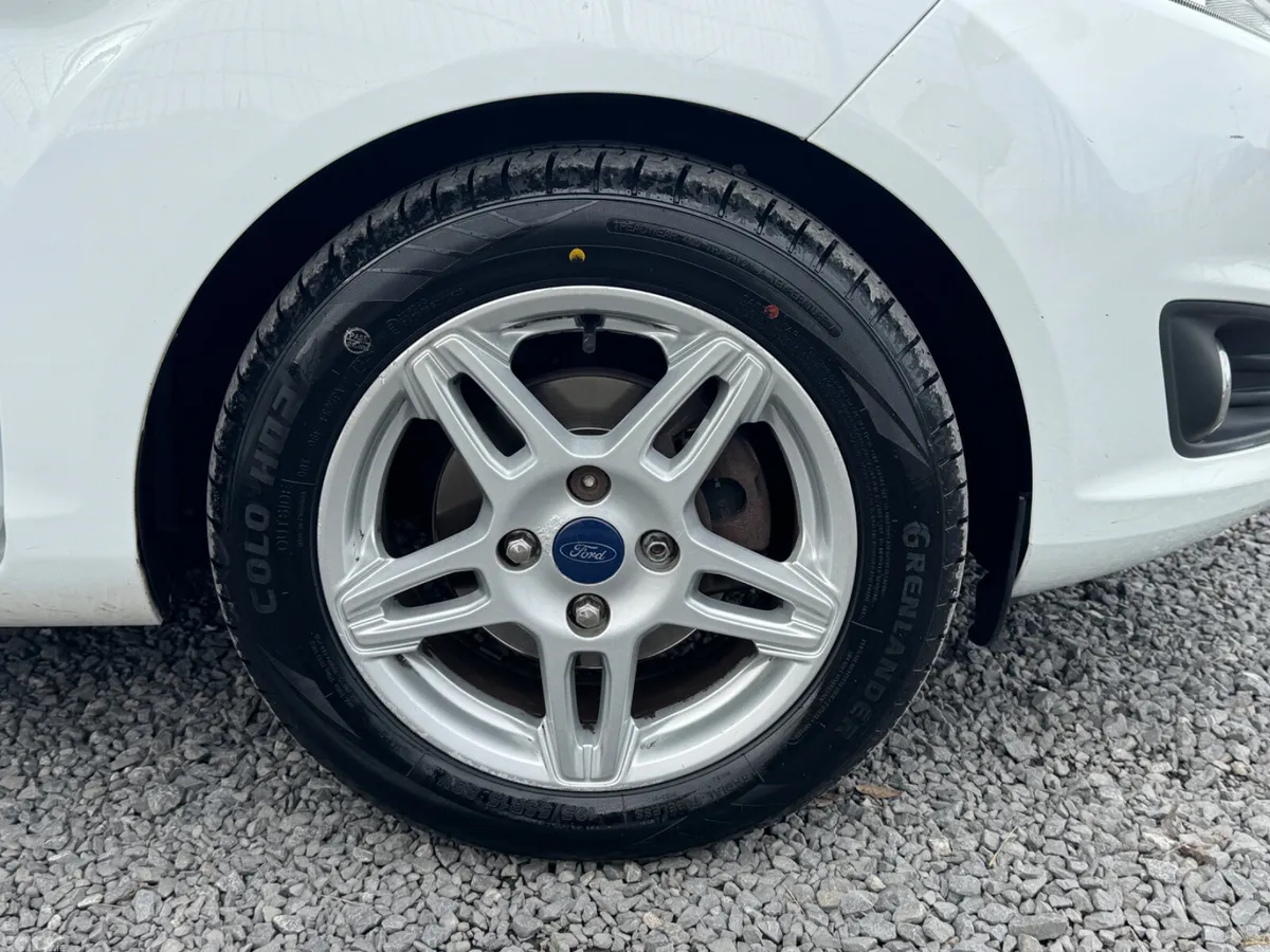 Ford Fiesta Hatchback, Diesel, 2013, White