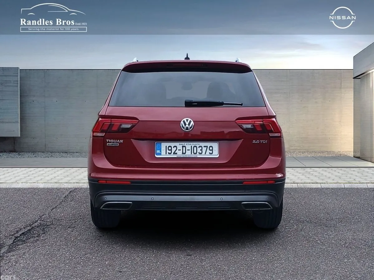 Volkswagen Tiguan SUV, Diesel, 2019, Red