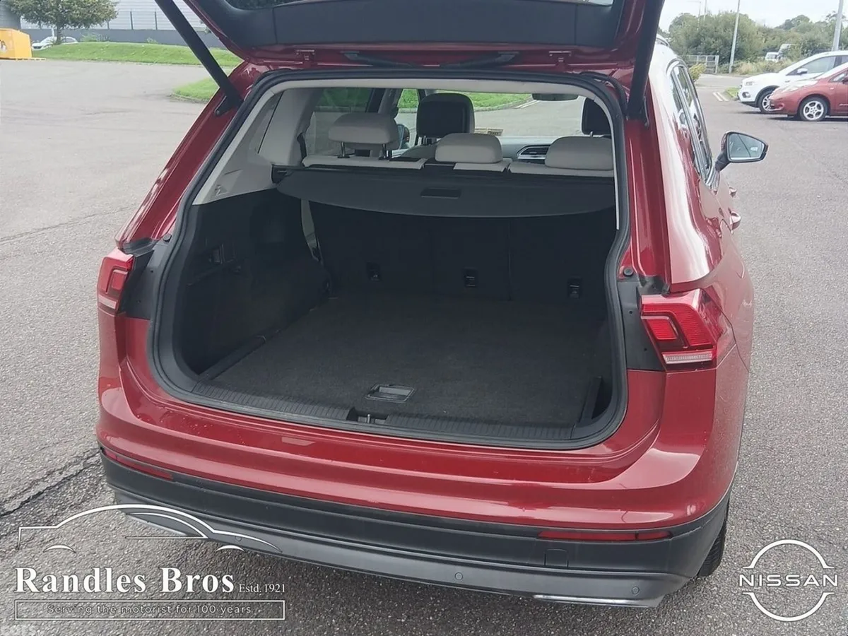 Volkswagen Tiguan SUV, Diesel, 2019, Red