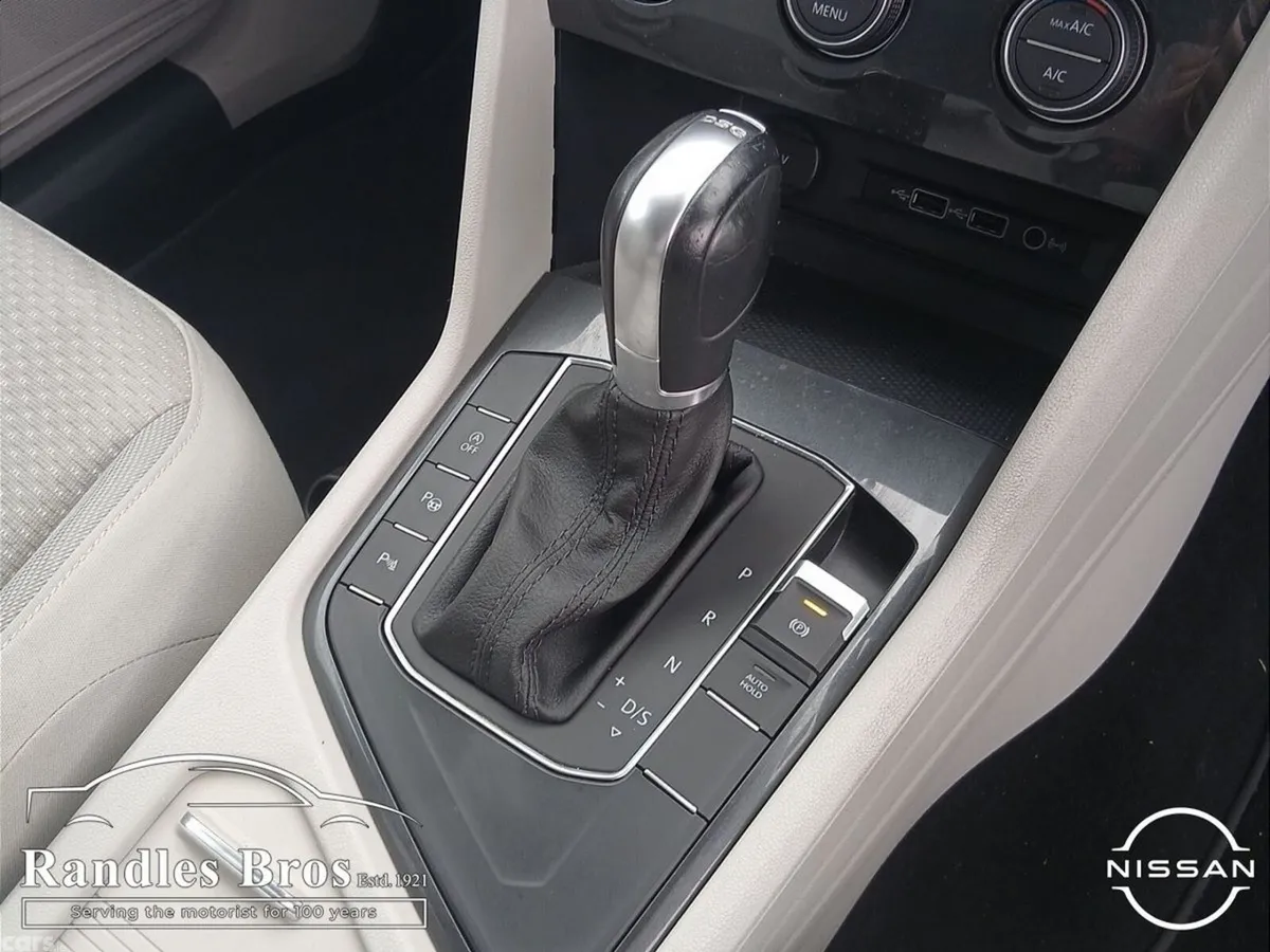 Volkswagen Tiguan SUV, Diesel, 2019, Red