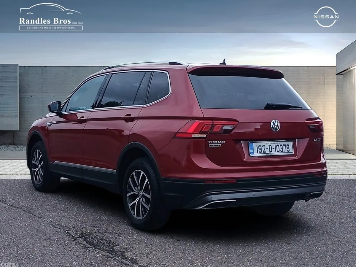 Volkswagen Tiguan SUV, Diesel, 2019, Red