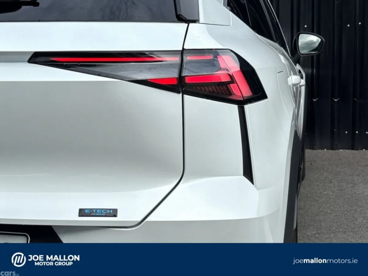 Renault Symbioz Hatchback, Petrol Hybrid, 2025, White