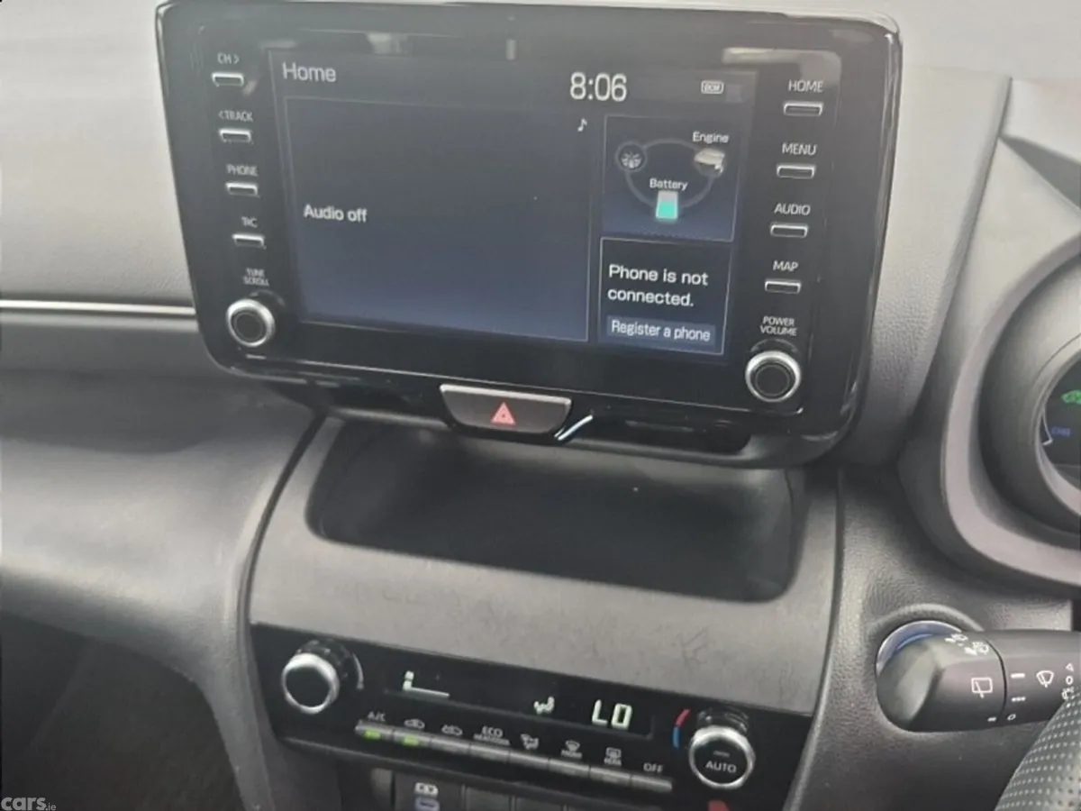 Toyota Yaris Cross SUV, Petrol Hybrid, 2023, White
