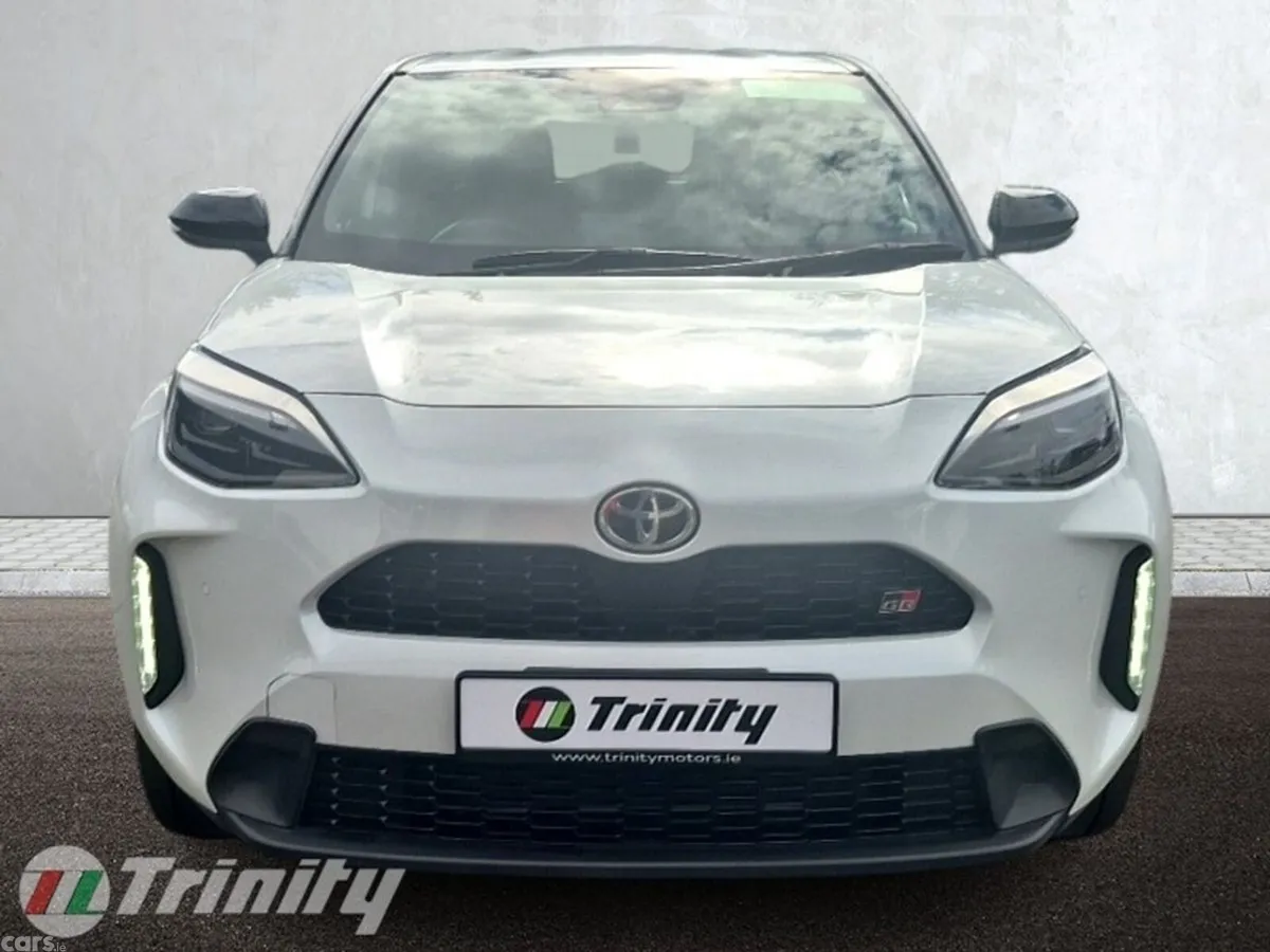 Toyota Yaris Cross SUV, Petrol Hybrid, 2023, White