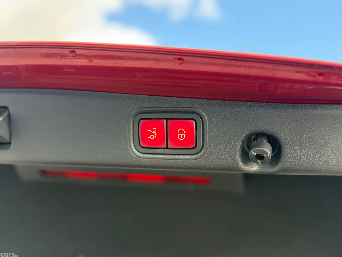Mercedes-Benz E-Class Saloon, Diesel Plug-in Hybrid, 2022, Red