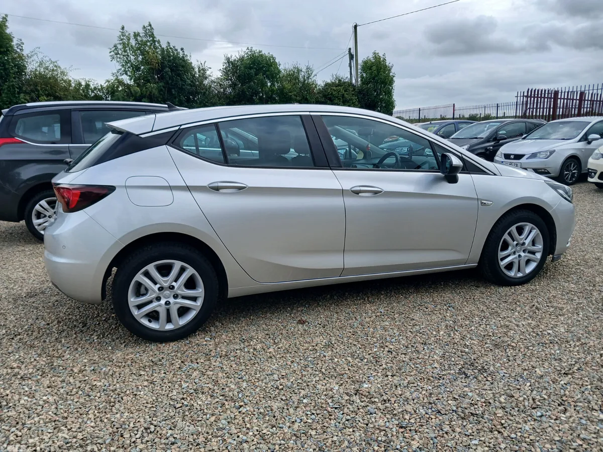 Vauxhall Astra Hatchback, Diesel, 2016, Silver
