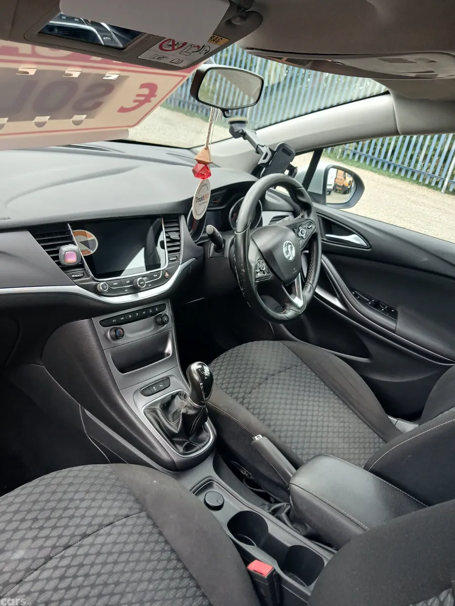 Vauxhall Astra Hatchback, Diesel, 2016, Silver
