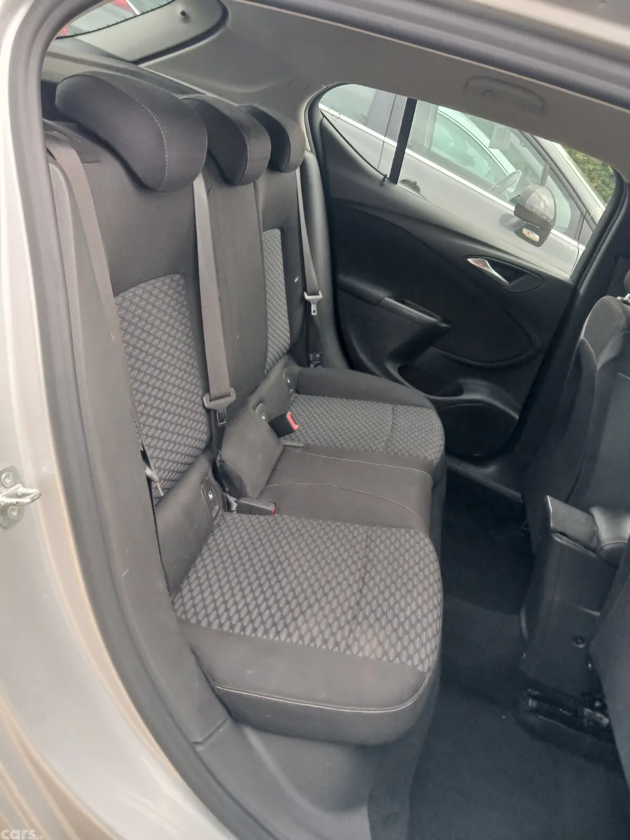 Vauxhall Astra Hatchback, Diesel, 2016, Silver