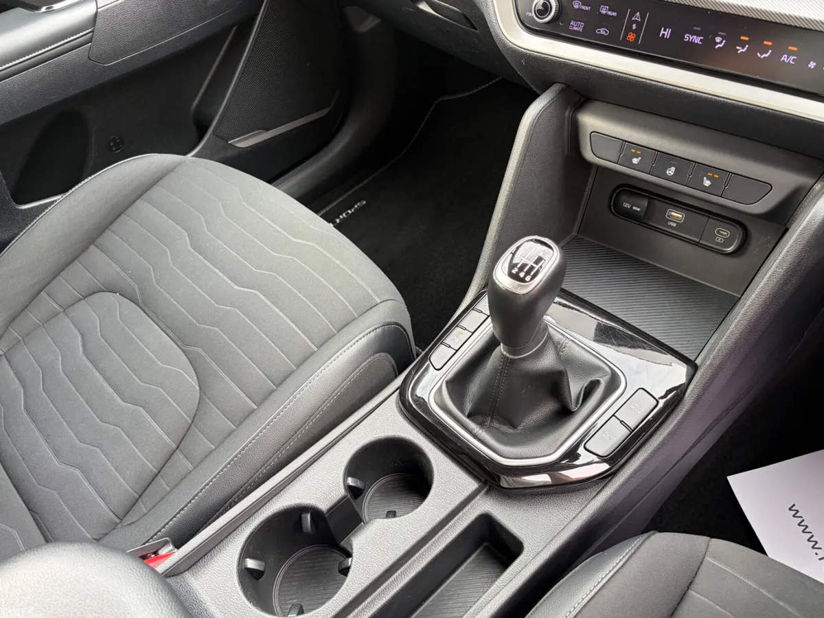 Kia Sportage SUV, Diesel Hybrid, 2023, Black