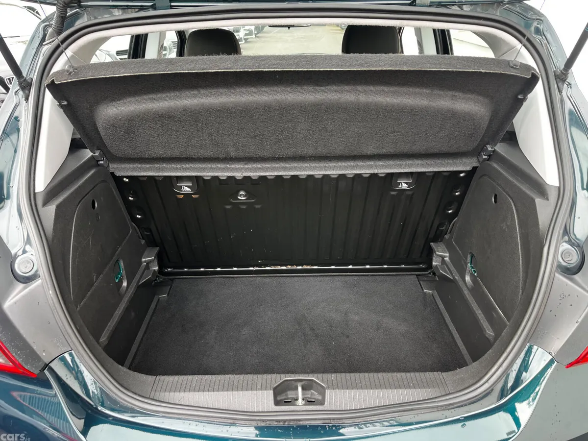 Opel Corsa Hatchback, Petrol, 2015, Green