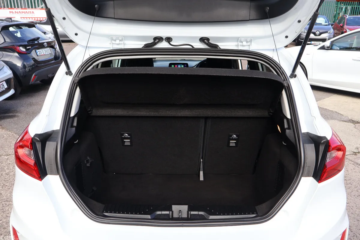 Ford Fiesta Hatchback, Petrol, 2021, White