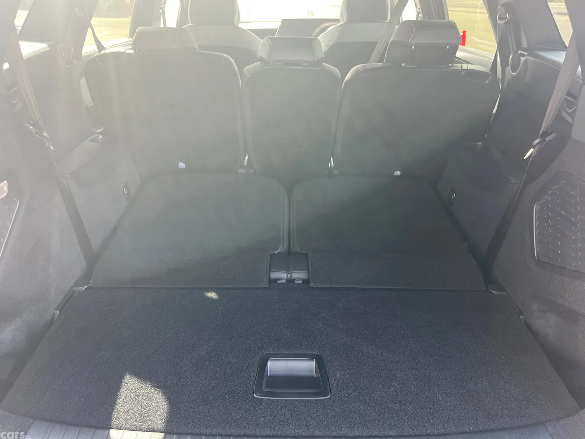 Peugeot 5008 MPV, Petrol, 2025, Blue
