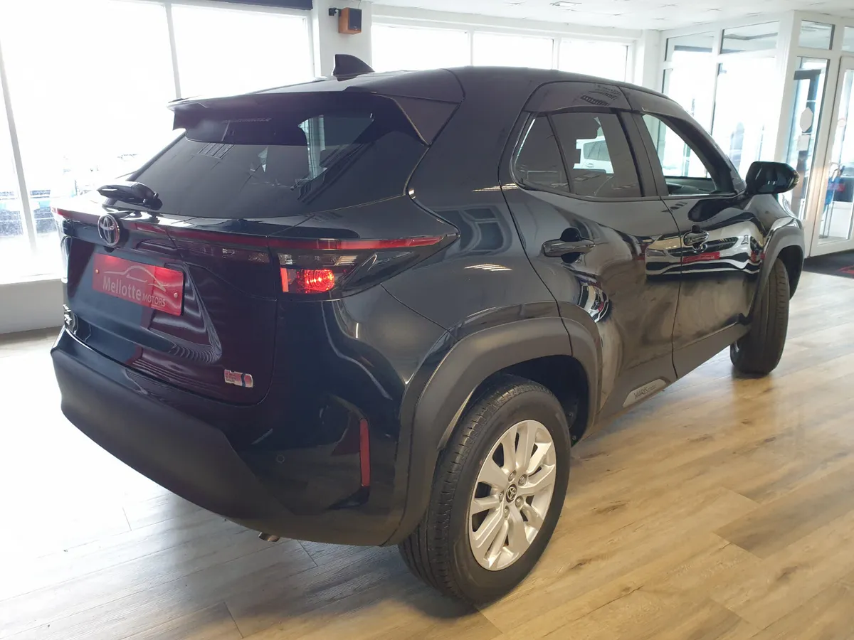 Toyota Yaris Cross Hatchback, Petrol Hybrid, 2021, Black