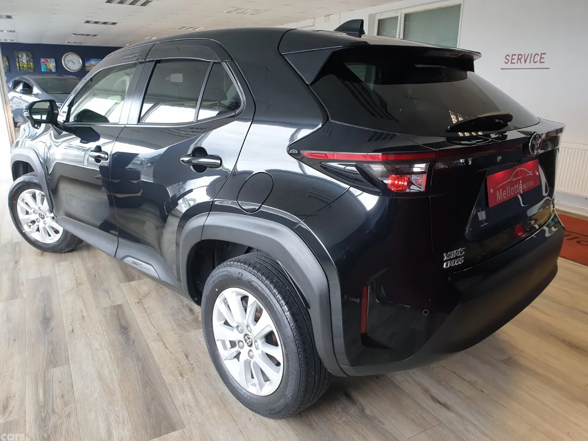 Toyota Yaris Cross Hatchback, Petrol Hybrid, 2021, Black