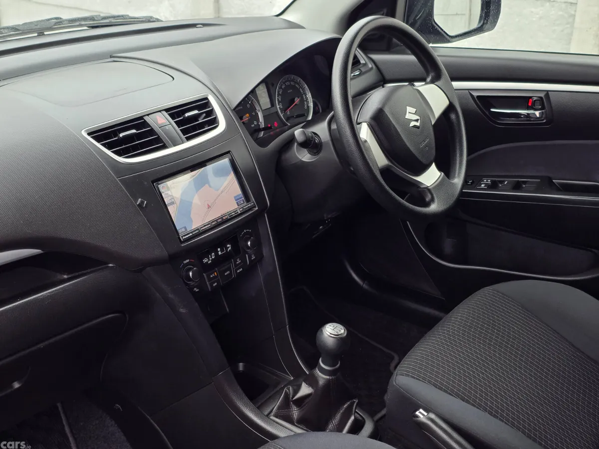 Suzuki Swift Hatchback, Petrol, 2016, Blue