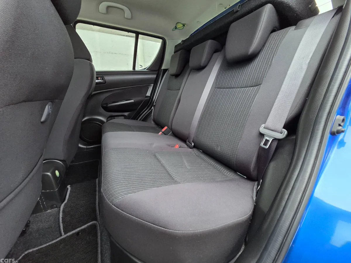 Suzuki Swift Hatchback, Petrol, 2016, Blue