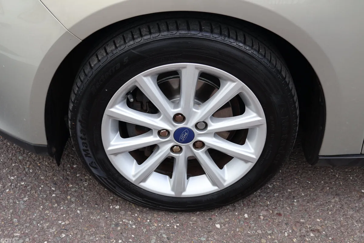 Ford Focus Hatchback, Diesel, 2016, Silver