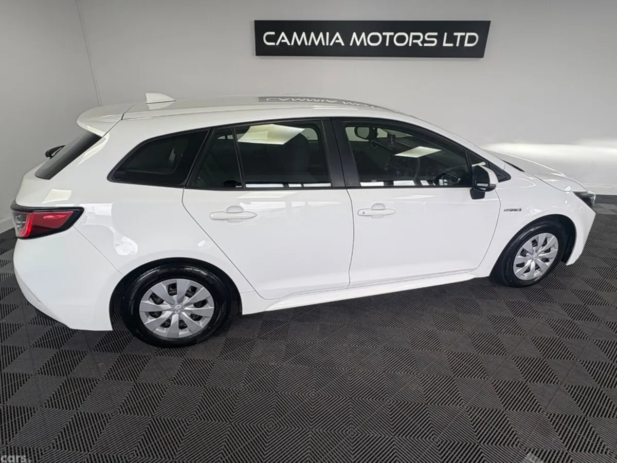 Toyota Corolla Estate, Petrol Hybrid, 2019, White