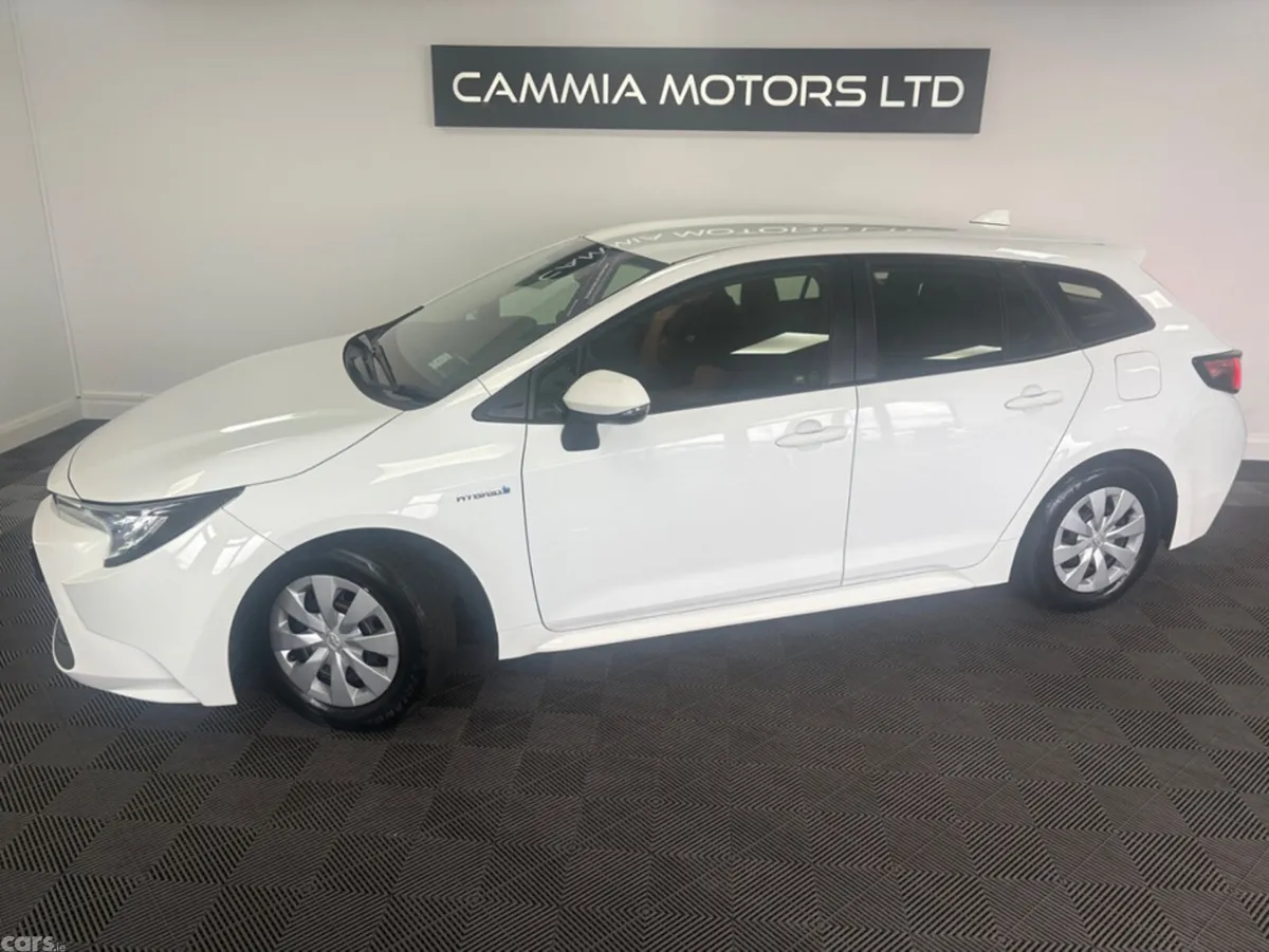 Toyota Corolla Estate, Petrol Hybrid, 2019, White