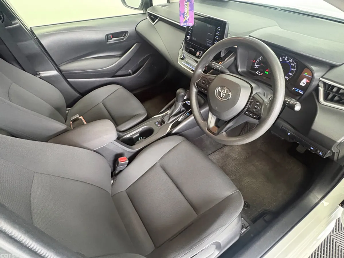 Toyota Corolla Estate, Petrol Hybrid, 2019, White