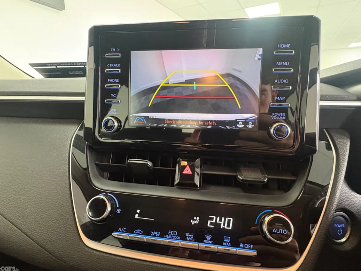 Toyota Corolla Estate, Petrol Hybrid, 2019, White