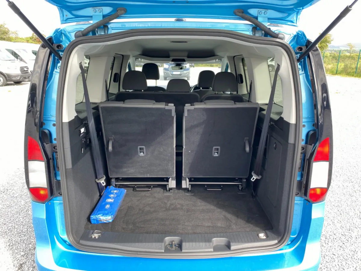 Ford Tourneo Connect MPV, Diesel, 2025, Blue