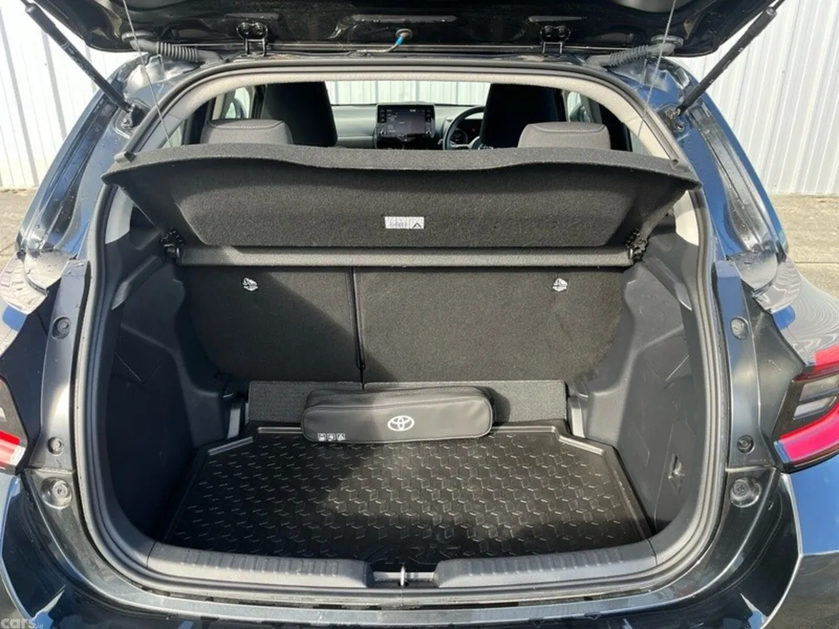 Toyota Yaris Hatchback, Petrol, 2024, Black