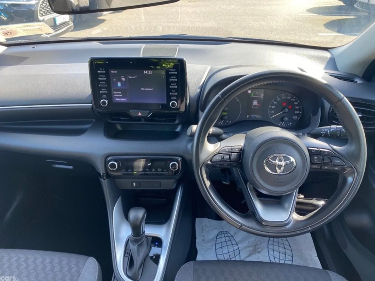 Toyota Yaris Hatchback, Petrol Hybrid, 2024, Black