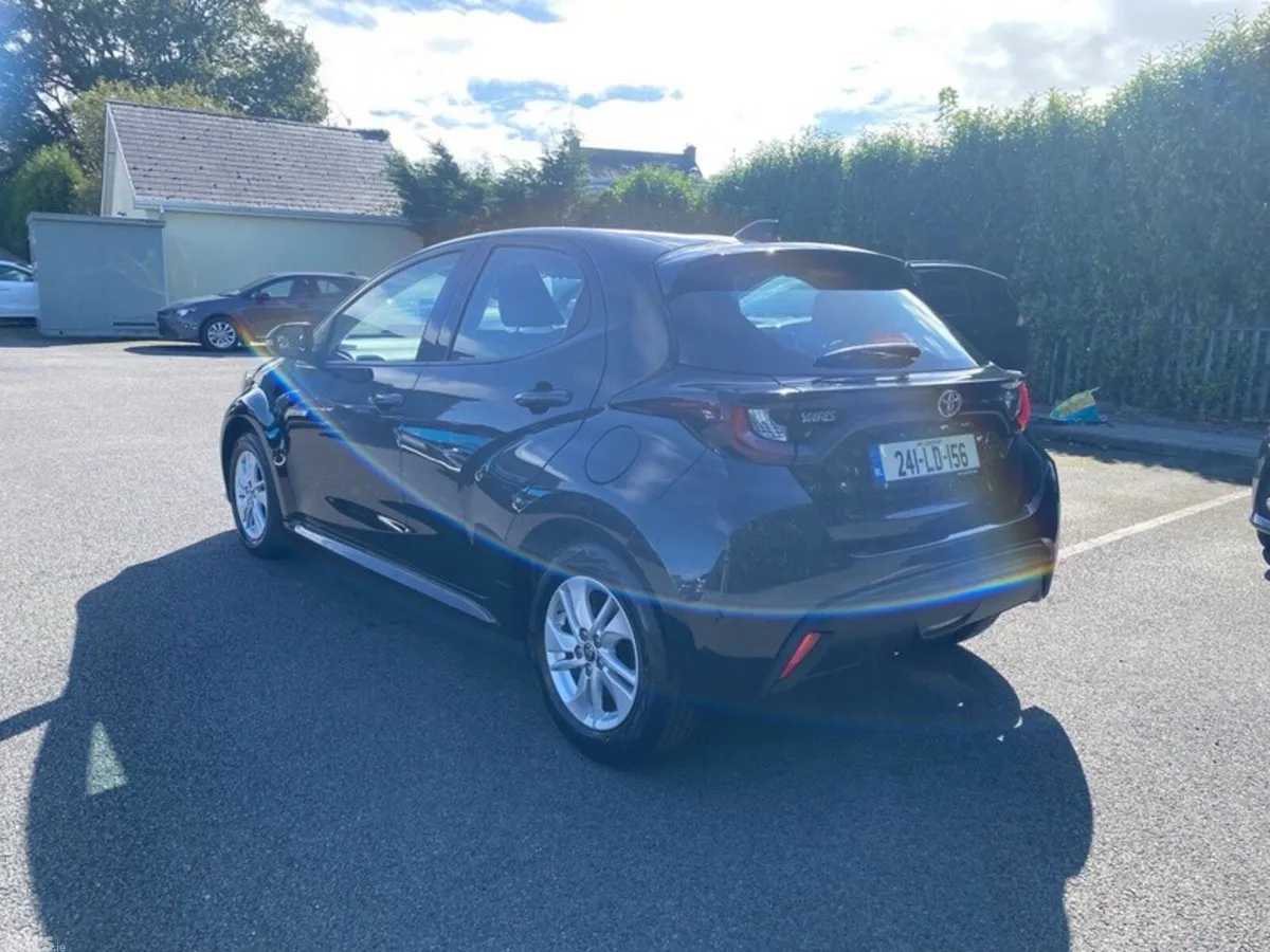 Toyota Yaris Hatchback, Petrol Hybrid, 2024, Black