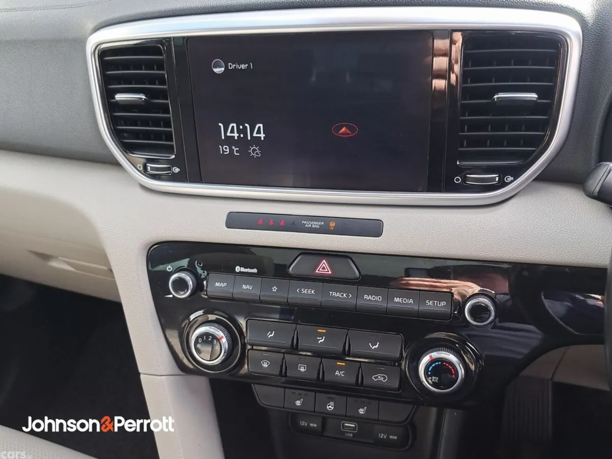 Kia Sportage SUV, Diesel Hybrid, 2021, Red