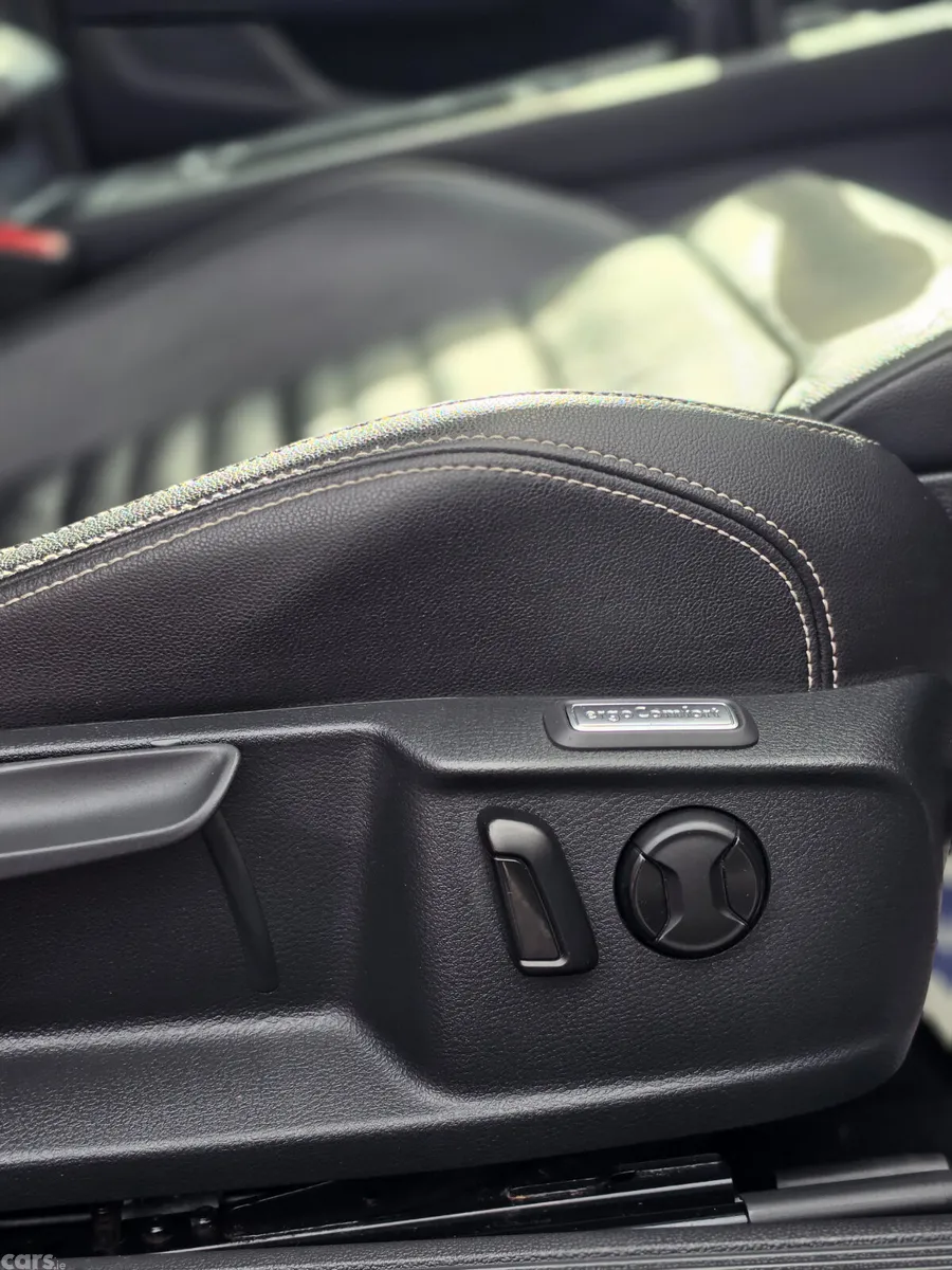 Volkswagen Passat Saloon, Diesel, 2020, Silver