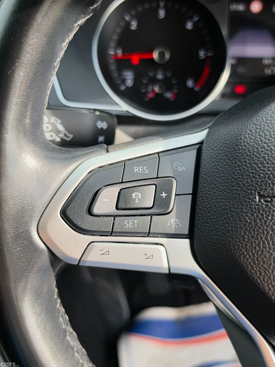 Volkswagen Passat Saloon, Diesel, 2020, Silver