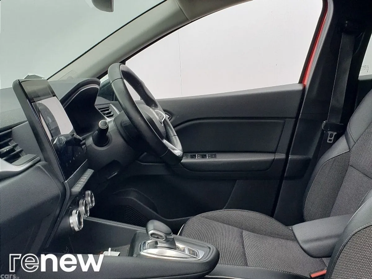 Renault Captur Hatchback, Petrol Plug-in Hybrid, 2021, Red
