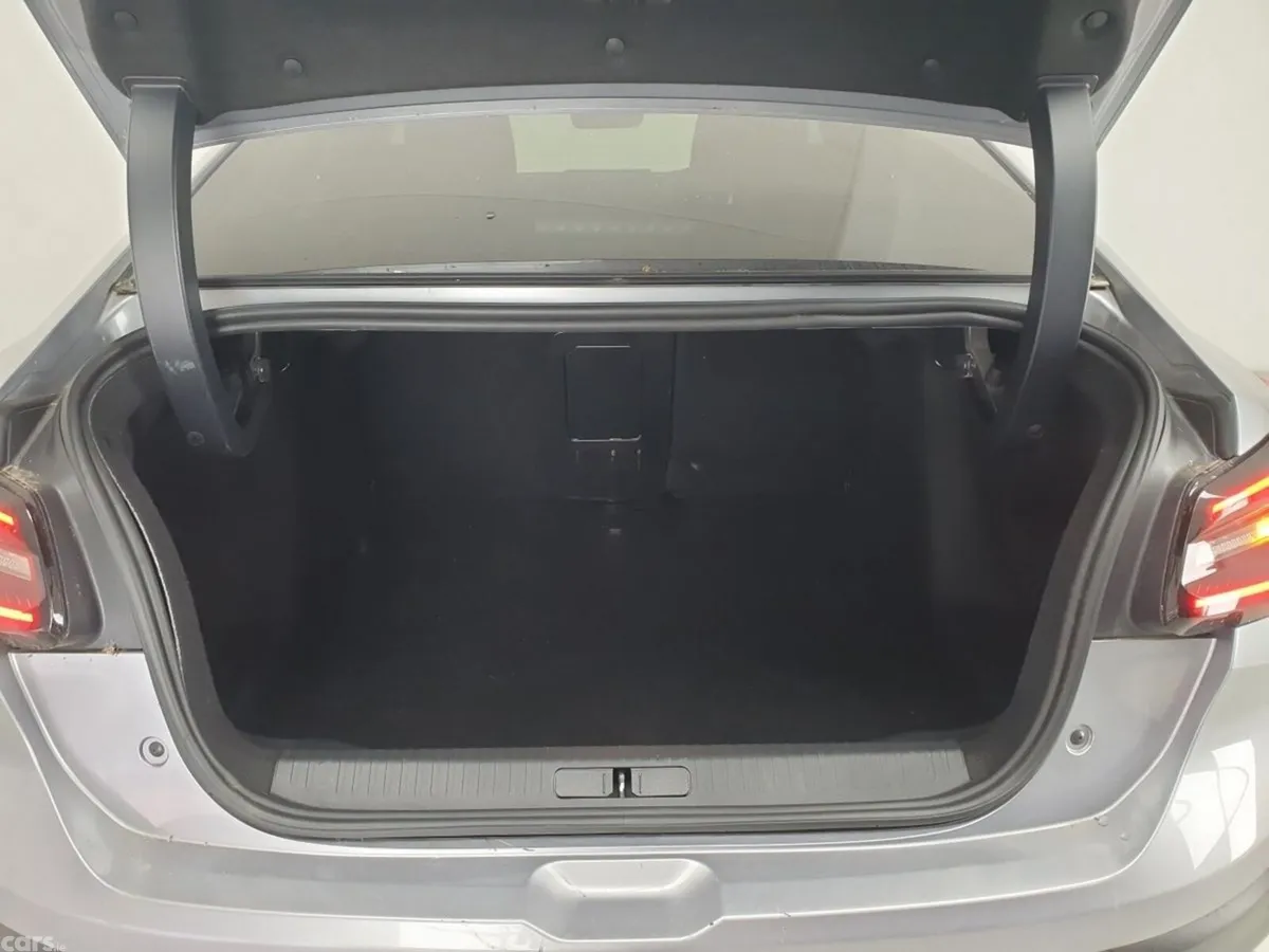 Citroen e-C4 X Saloon, Electric, 2024, Grey