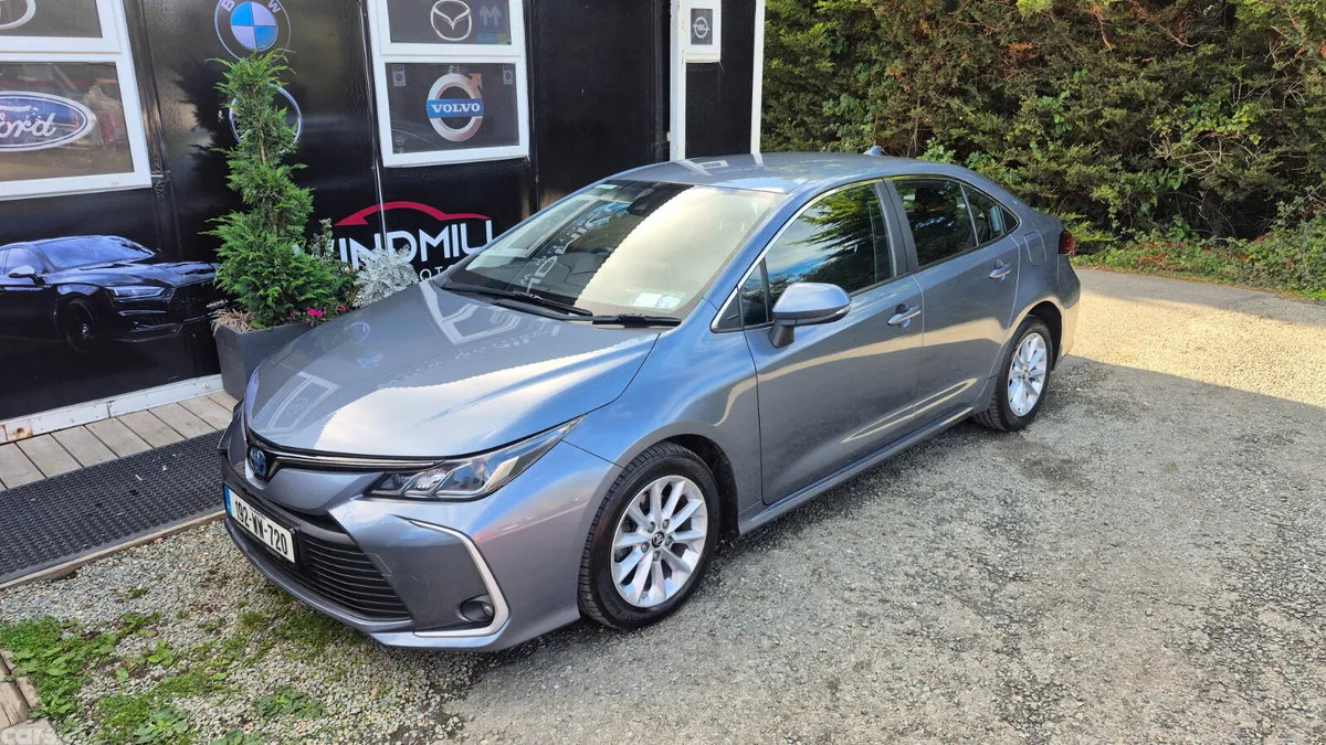 Toyota Corolla Saloon, Petrol Hybrid, 2019, Grey
