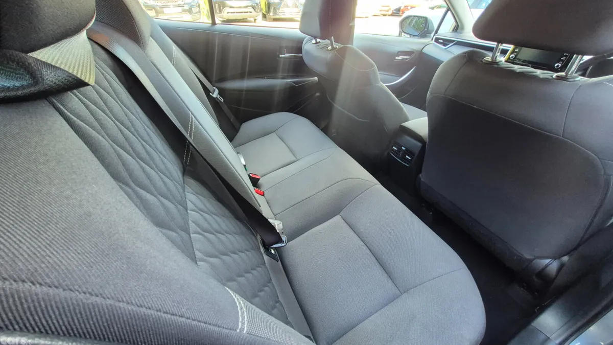 Toyota Corolla Saloon, Petrol Hybrid, 2019, Grey