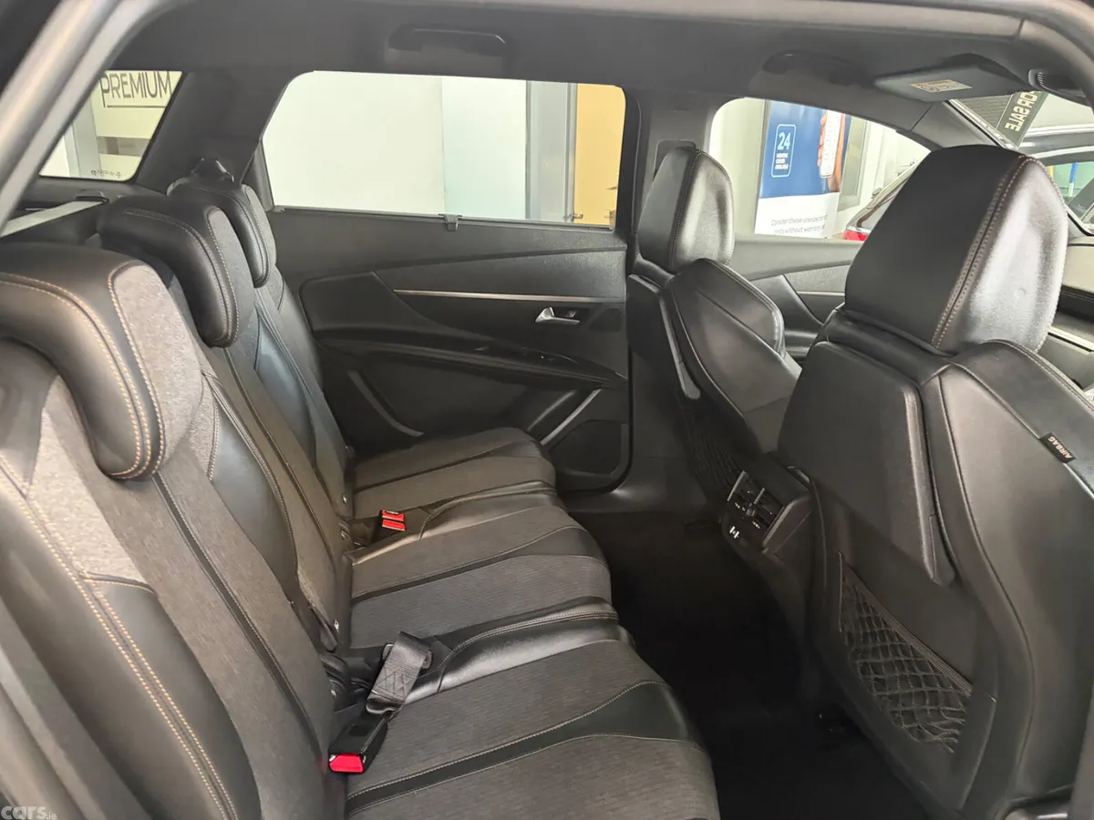 Peugeot 5008 MPV, Diesel, 2019, Black