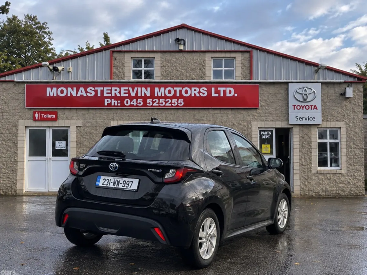 Toyota Yaris Hatchback, Petrol Hybrid, 2023, Black