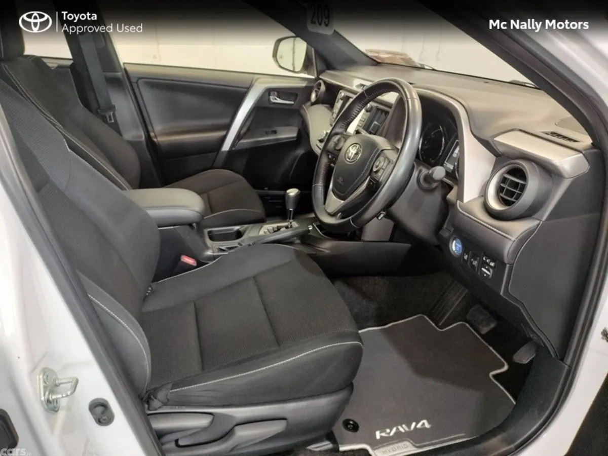 Toyota RAV4 SUV, Petrol Hybrid, 2017, White