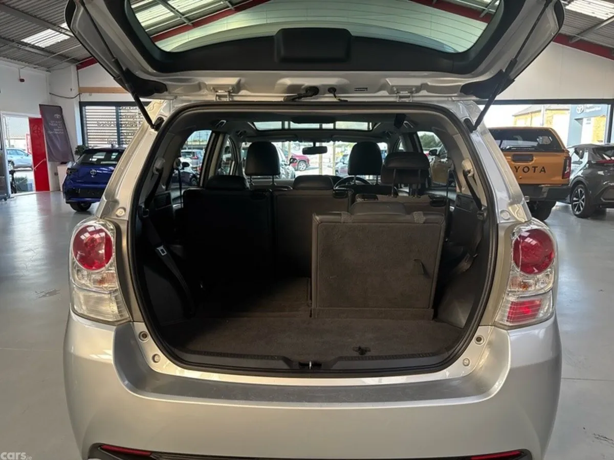 Toyota Verso MPV, Diesel, 2015, Silver